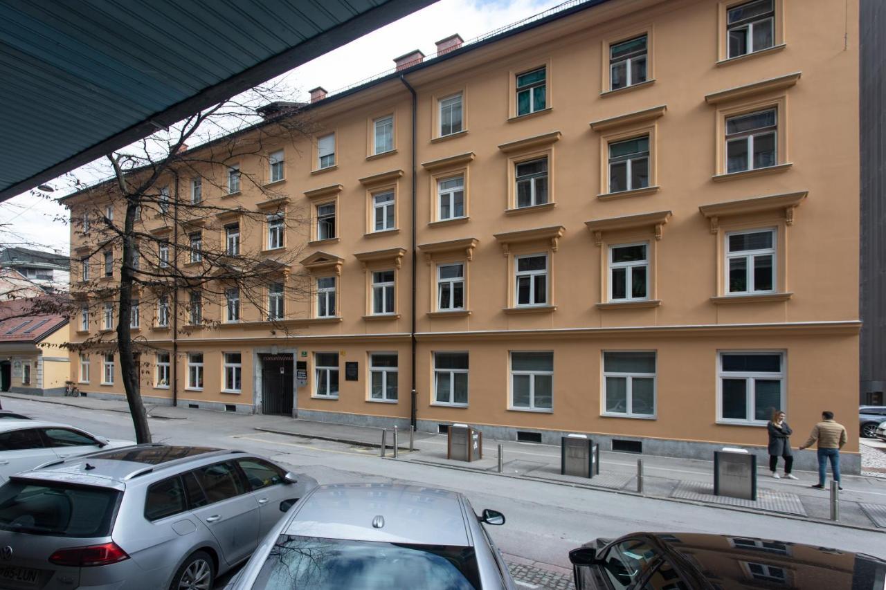 Stay In Pub Kamera Klub Apatment-City Center Lublana Zewnętrze zdjęcie