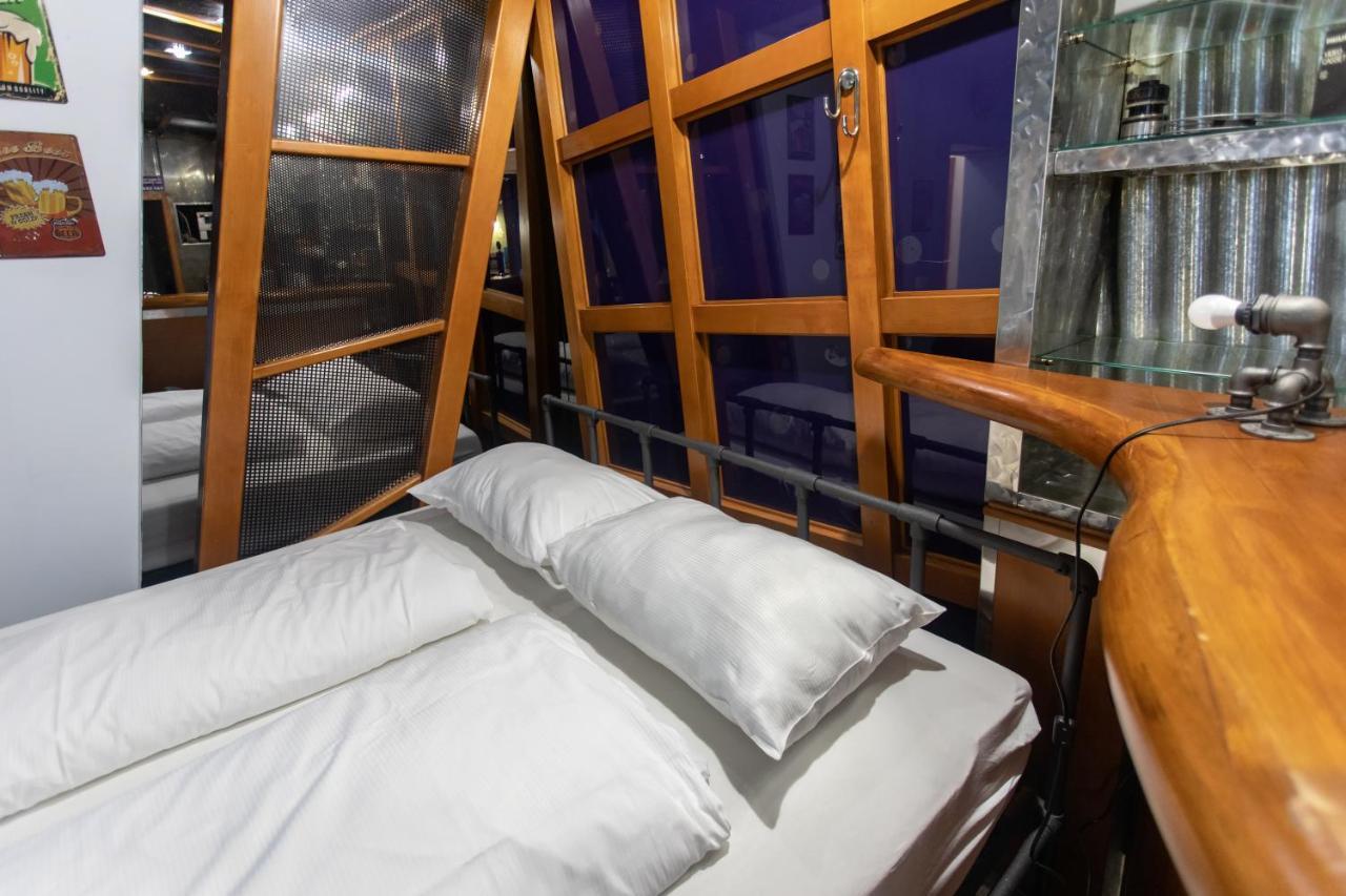 Stay In Pub Kamera Klub Apatment-City Center Lublana Zewnętrze zdjęcie